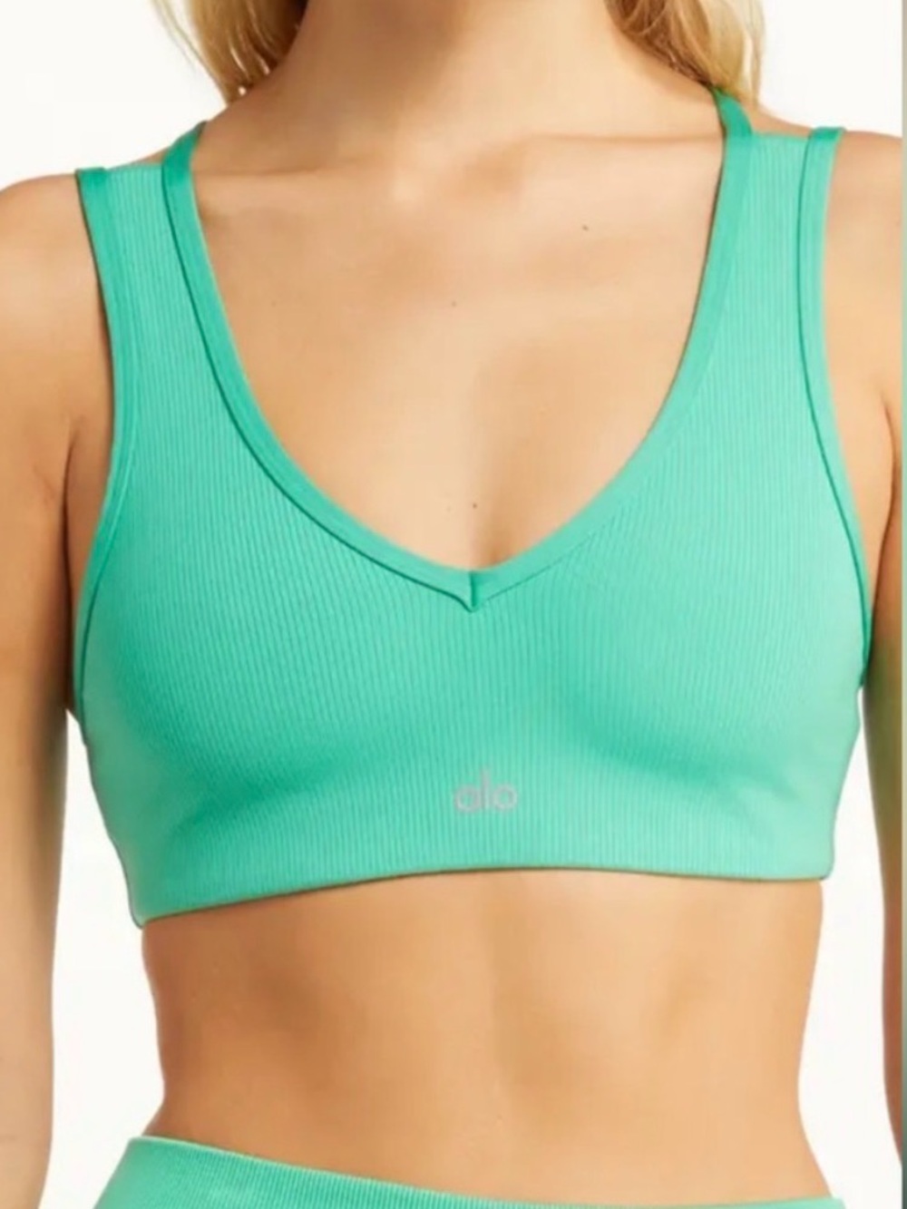 Alo Airlift Ribbed Jump Start V Neck Bra in lettuce - Medium NWOT